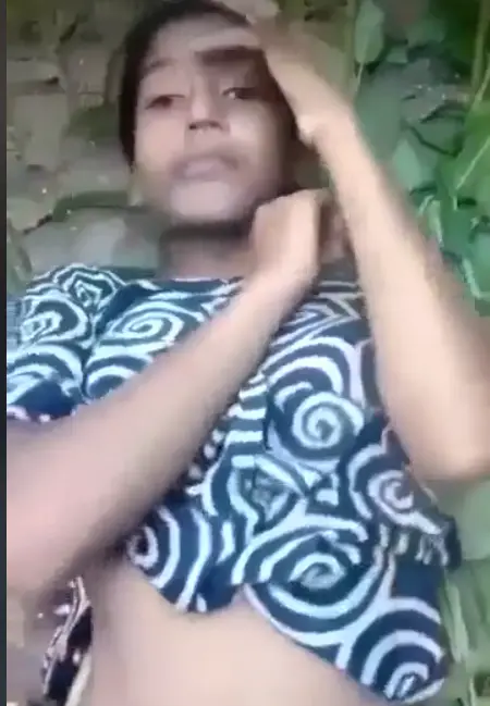 Village Girl Jungle Viral Clip