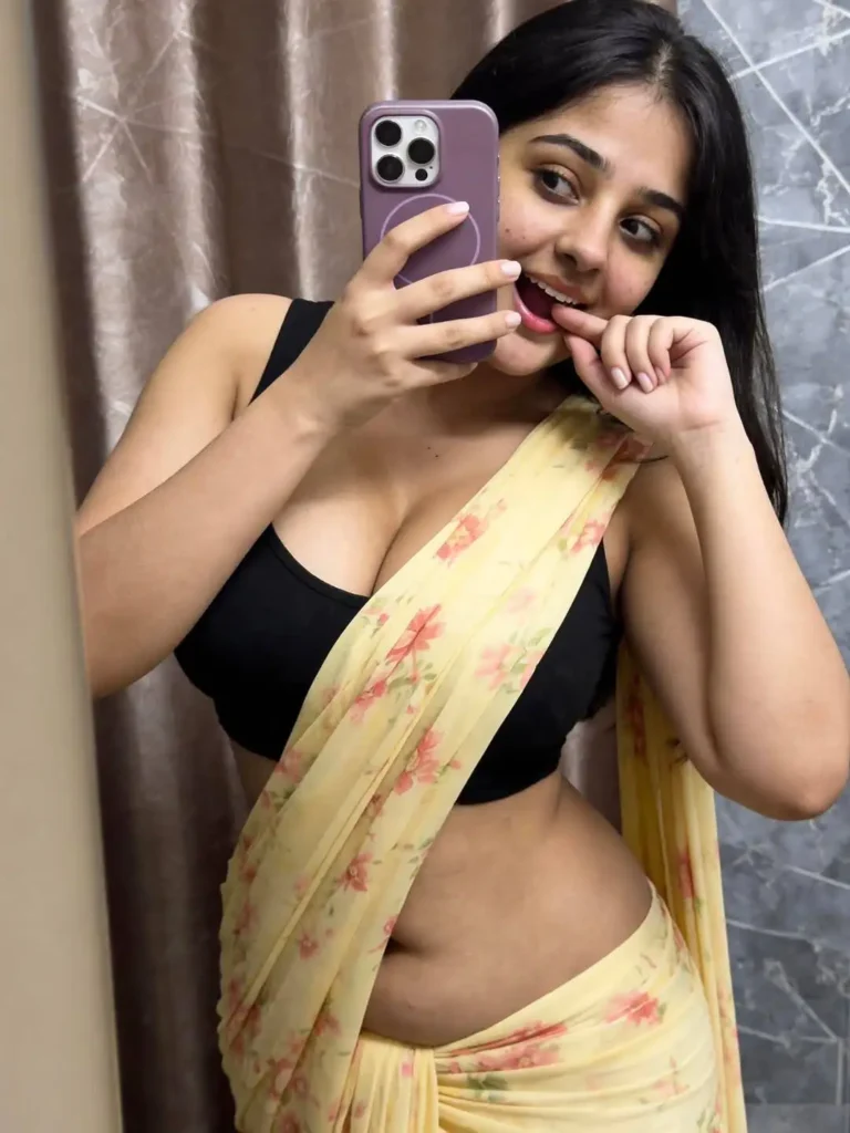 me in car and my ass new choti